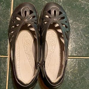 Memory foam sandals